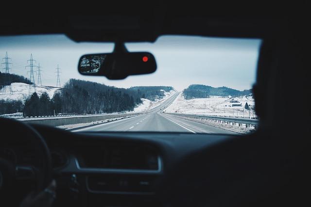 Large Car Windshield Cover for Ice and Snow: Who Needs a Magnetic Winter Cover