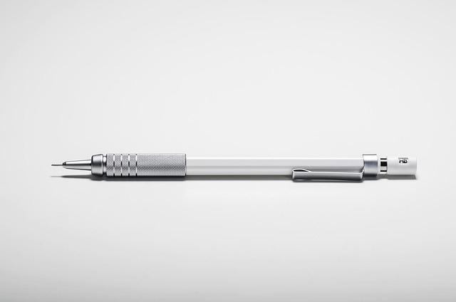 L'Oreal Paris Infallible Grip Mechanical Gel Eyeliner Pencil: Problems, Smudging, and Workarounds