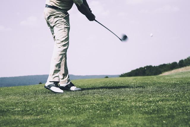 Who Should Choose the REVASRI Golf Rangefinder with Slope and pin Lock Vibration?