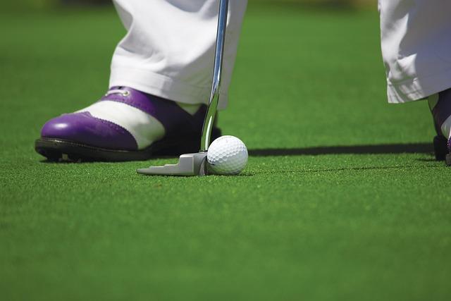 Which Specs Set the REDTIGER Golf Rangefinder with Slope Switch Apart?