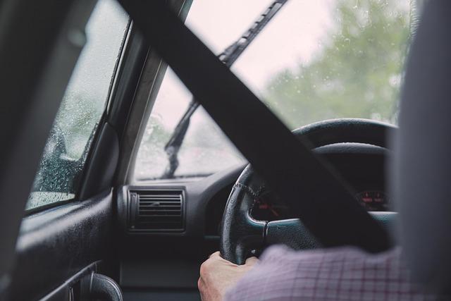 What Is the Best Brand for Windshield Wipers? Comparing TRICO Diamond and Rain-X Models