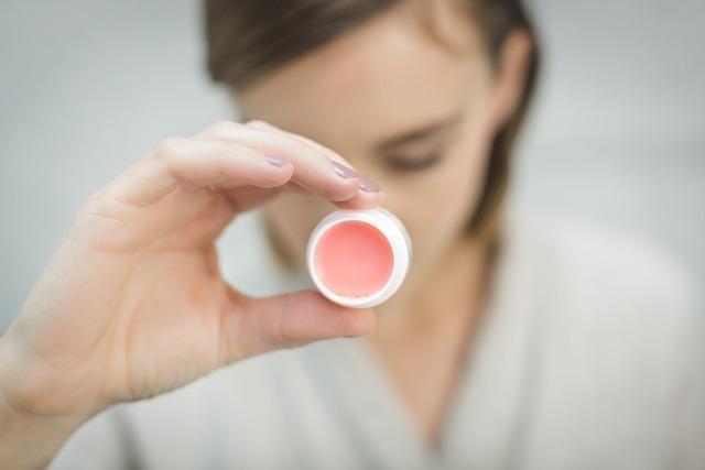 Best Chapstick for the Price? ChapStick Classic Original Lip Balm, Compared